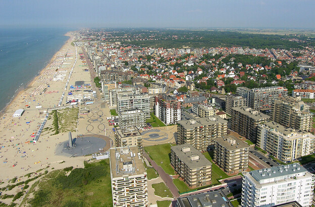 Lage resolutie De Panne luchtfoto